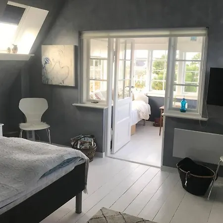 Unikt Sommerhus, Havudsigt, Udespa Og Direkte Til Stranden Fra Egen Have Tatil Evi