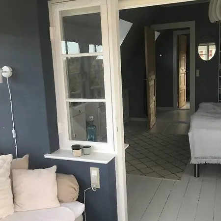 Tatil Evi Unikt Sommerhus, Havudsigt, Udespa Og Direkte Til Stranden Fra Egen Have *